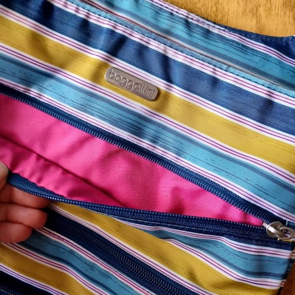 Baggallini Striped Three Zippered Pocket Crossbody Purse - Picture 5 of 7